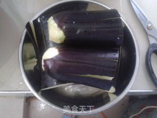 肉丁拌茄子的做法步骤：1