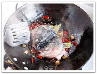 麻辣待客《水煮鱼》的做法步骤：8