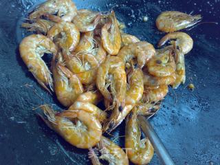 蒜香凤虾的做法步骤：8