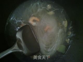 简单宵夜——鱼丸粉丝汤的做法步骤：4