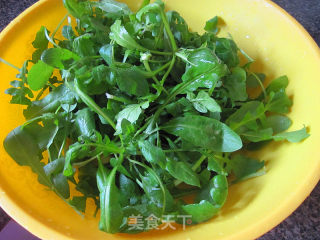 荠菜煎饼的做法步骤：1