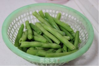干煸四季豆的做法步骤：3