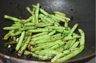 干煸四季豆的做法步骤：7