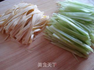 凉拌莴苣百叶丝的做法步骤：2