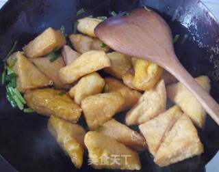红烧三角油豆腐的做法步骤：4