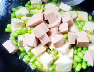 毛豆仁烧豆腐的做法步骤：6