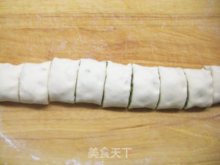 葱香火腿双味花卷的做法步骤：8