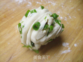 葱香火腿双味花卷的做法步骤：10