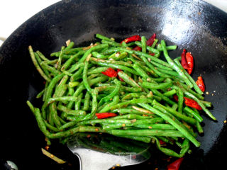 夏日我的最爱——麻辣豆角的做法步骤：8