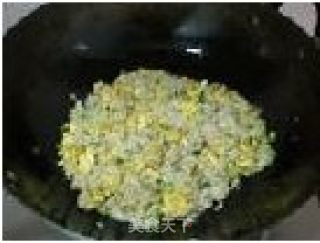 虾皮蛋炒饭的做法步骤：5