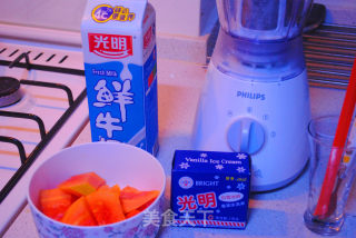 香草木瓜奶昔的做法步骤：2