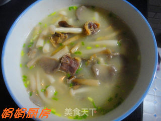咸鸭腿什菌汤的做法步骤：10