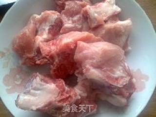 猪骨黄豆汤的做法步骤：1