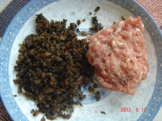 芽菜肉末面的做法步骤：2