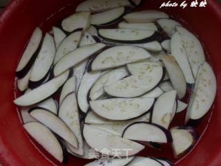 肉饼红烧紫茄的做法步骤：1