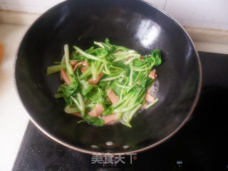 火腿青菜炒鸡蛋的做法步骤：5