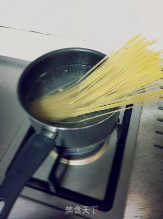 蕃茄意大利素面的做法步骤：1