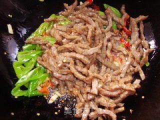杭椒牛肉丝的做法步骤：6
