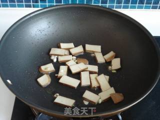 黄瓜豆干炒八带的做法步骤：7