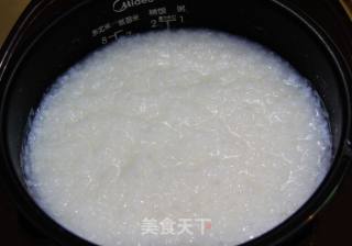 皮蛋瘦肉粥的做法步骤：1