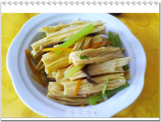 香芹拌腐竹的做法步骤：7