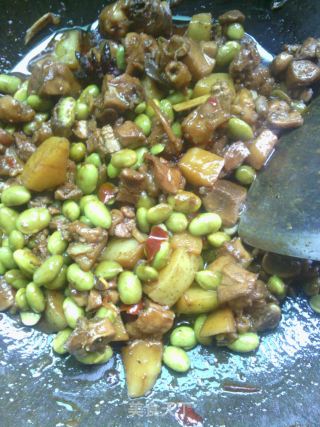 妈妈的味道——毛豆米烧鸡腿的做法步骤：8