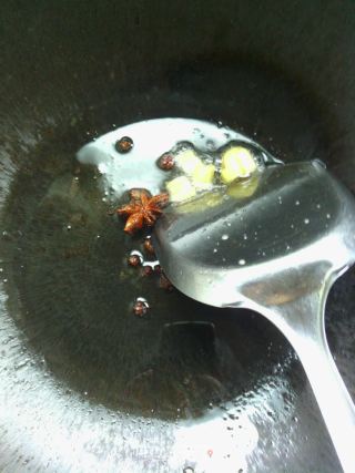 经典搭配——土豆炖豇豆的做法步骤：1