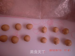 红豆酥的做法步骤：1