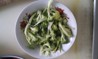 荔枝西兰花的做法步骤：1