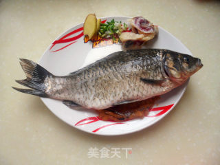 野生鲫鱼咸鸭汤的做法步骤：1