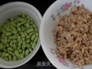 毛豆炒萝卜干的做法步骤：1