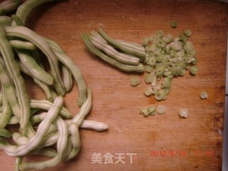 扁豆还可以这样吃--扁豆鸡蛋饼的做法步骤：2