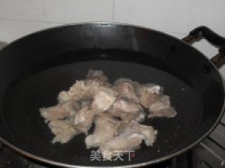 胡萝卜小排汤的做法步骤：3