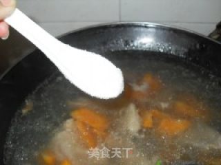 胡萝卜小排汤的做法步骤：6