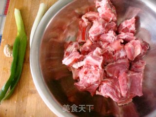 叉烧小排的做法步骤：1