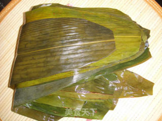 黑豆蜜枣香粽的做法步骤：2