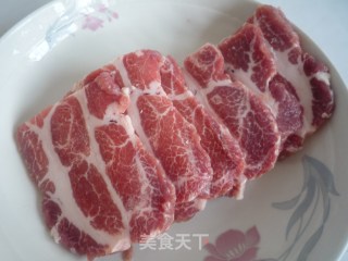 简单到极致的美味——煎梅花肉的做法步骤：1