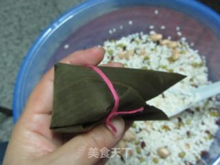 花生豆粽的做法步骤：9