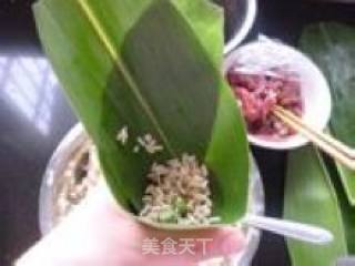 豌豆鲜肉粽的做法步骤：4