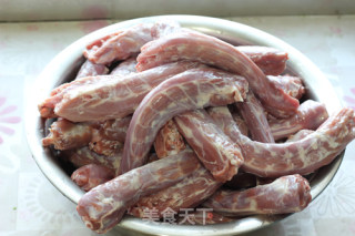 一道让你停不了嘴的零食---麻辣鸭脖子的做法步骤：2