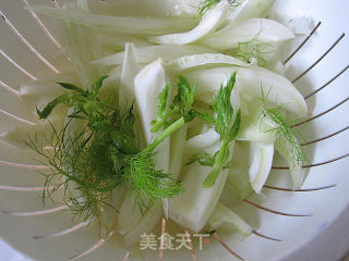 茴香头炒羊肩肉的做法步骤：3