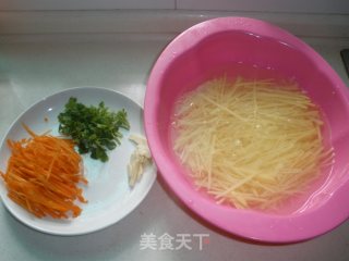 爆炒双丝的做法步骤：2