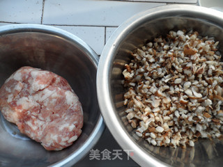 肉龙的做法步骤：1