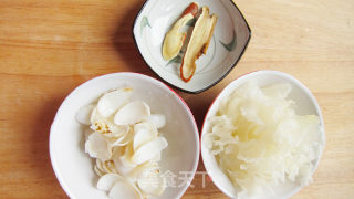 夏季清热润燥佳品——{雪耳甘草甜汤}的做法步骤：1