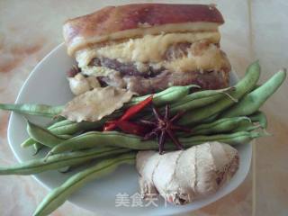 四季豆烧腊肉的做法步骤：1