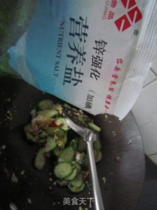 黄瓜炒鸡蛋的做法步骤：7