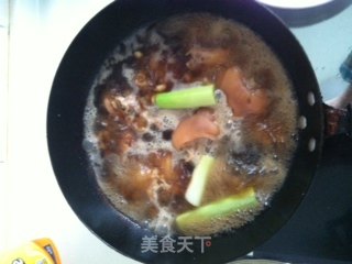 吃出好皮肤-----红烧猪蹄的做法步骤：3