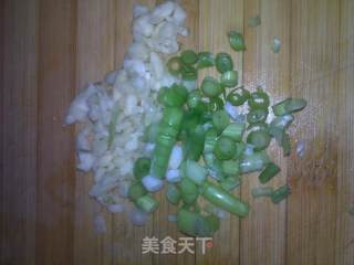 青椒尖椒炒肉的做法步骤：3