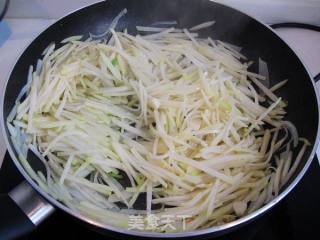 土豆丝炒西红柿的做法步骤：4