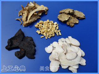 四物汤的做法和功效的做法步骤：1